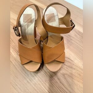 Dolce Vita Tan Leather Crisscross Platform Sandal Size 6